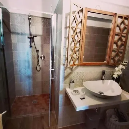 Casolare Intero Monte Crespini Farm stay *