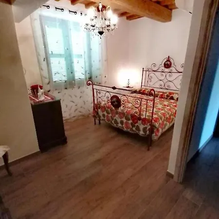 Casolare Intero Monte Crespini